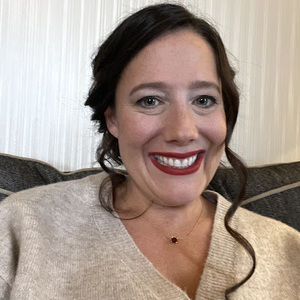 Meet your Posher, Adrienne